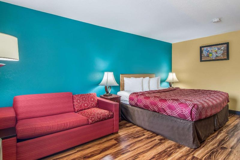 Econo Lodge Bradford image