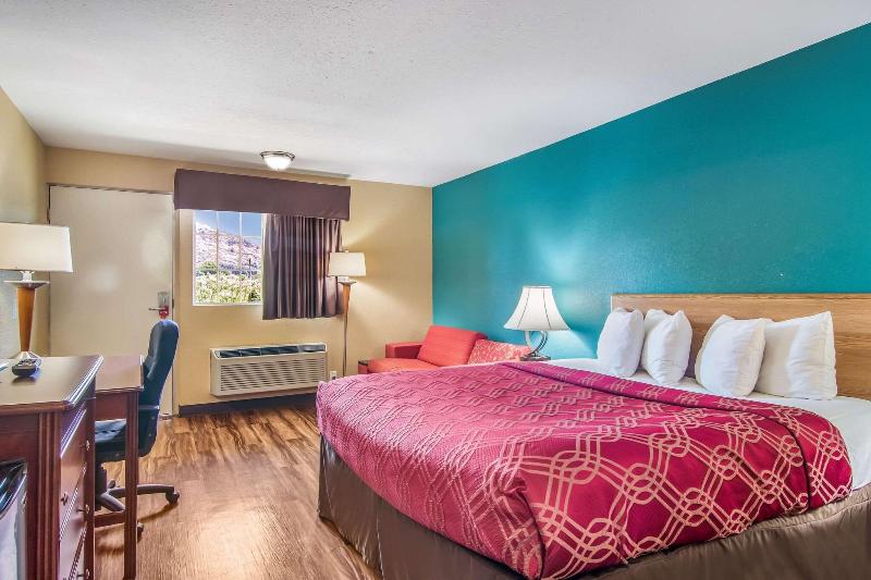 Econo Lodge Bradford image