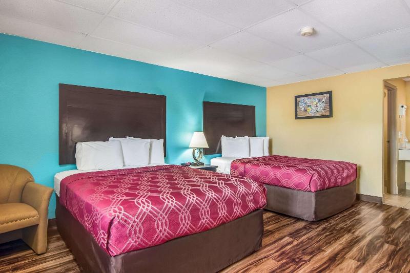 Econo Lodge Bradford image