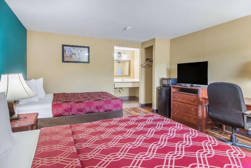 Econo Lodge Bradford image