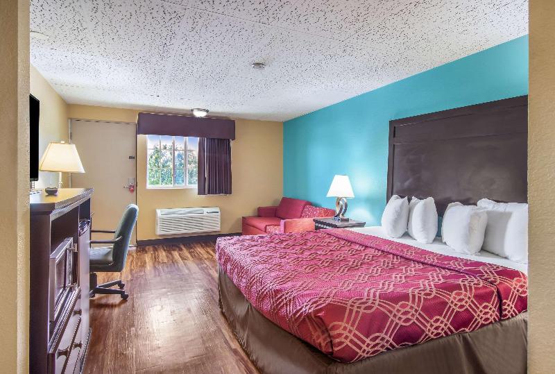 Econo Lodge Bradford — photo 93