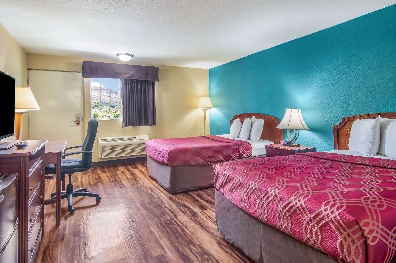 Econo Lodge Bradford — photo 81