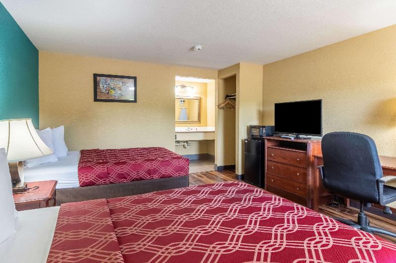 Econo Lodge Bradford — photo 69