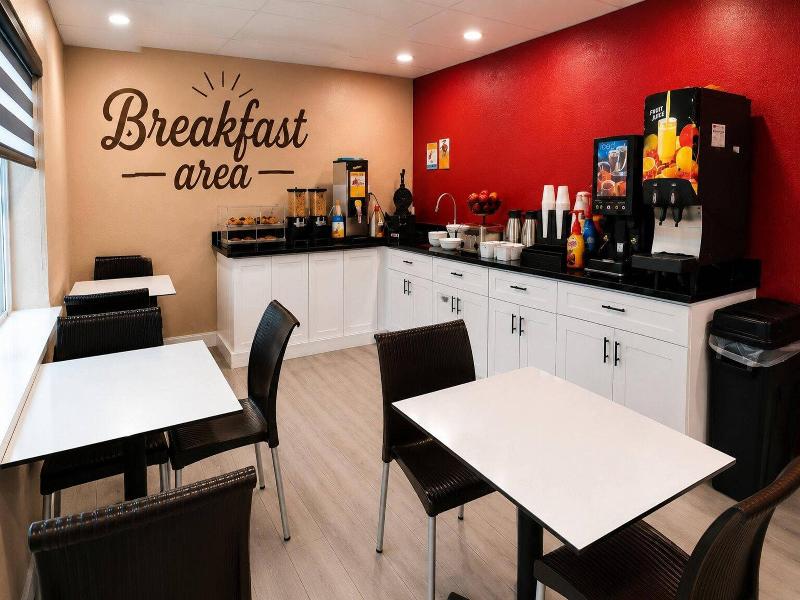 Econo Lodge Cranston - Providence image