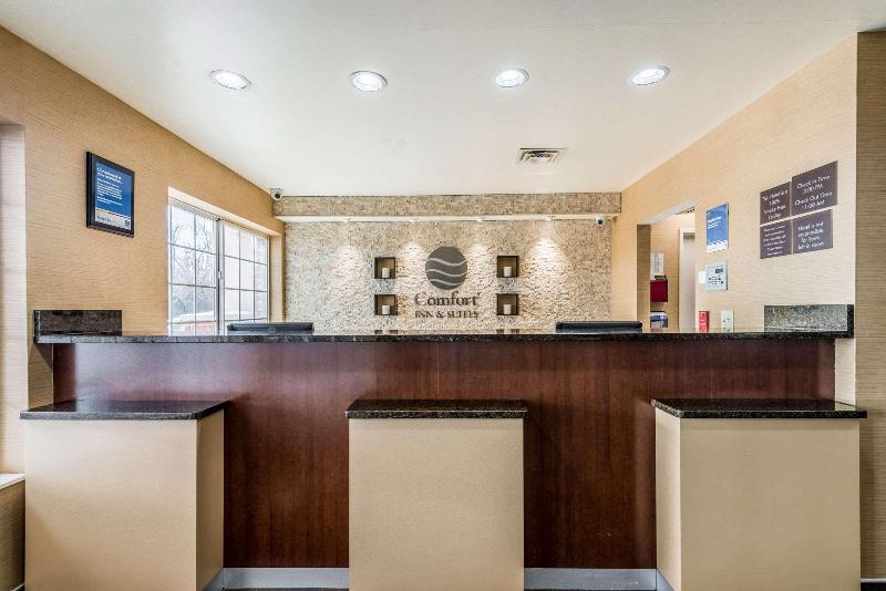 Comfort Inn & Suites Dayton North image