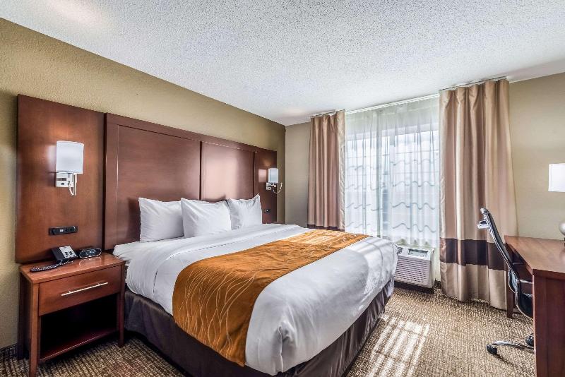 Comfort Inn & Suites Dayton North image