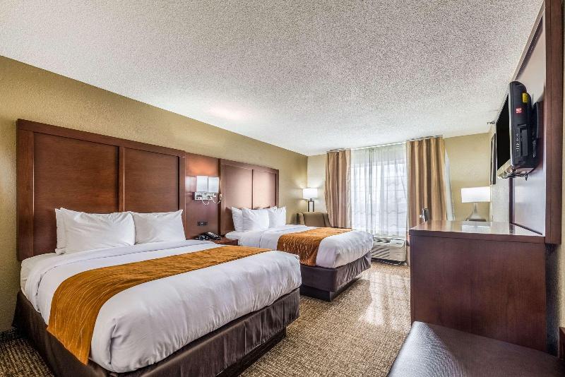 Comfort Inn & Suites Dayton North image