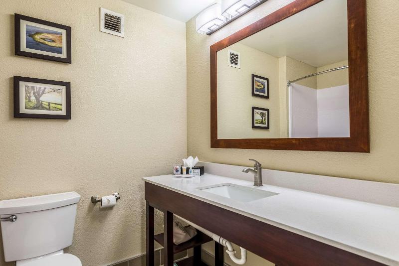 Comfort Inn & Suites Dayton North image