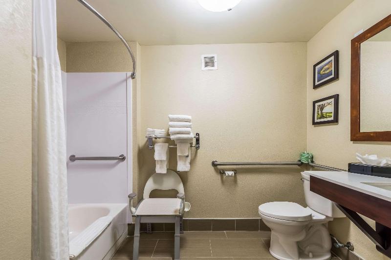 Comfort Inn & Suites Dayton North image
