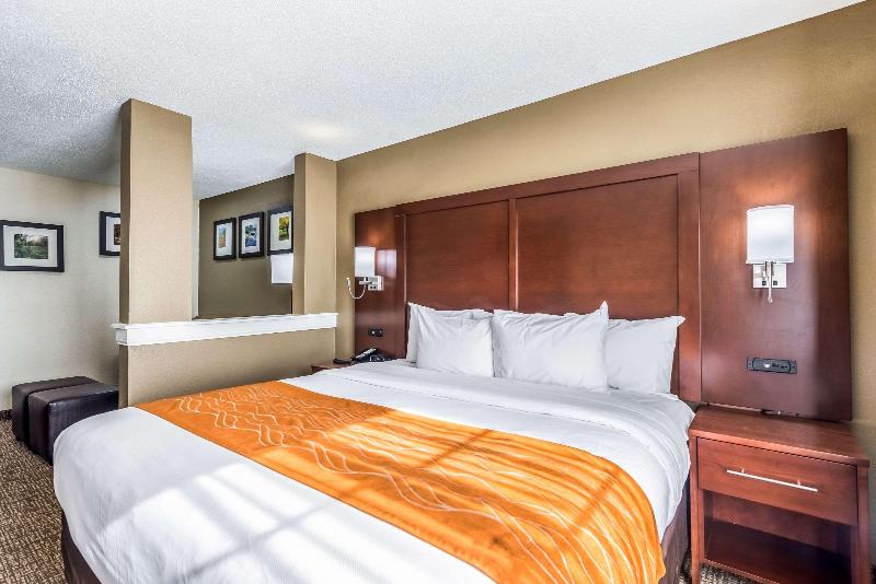Comfort Inn & Suites Dayton North image
