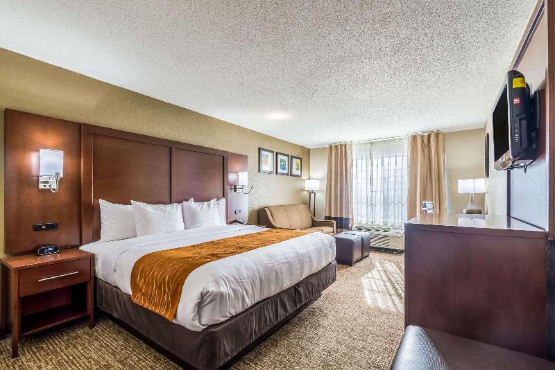 Comfort Inn & Suites Dayton North image