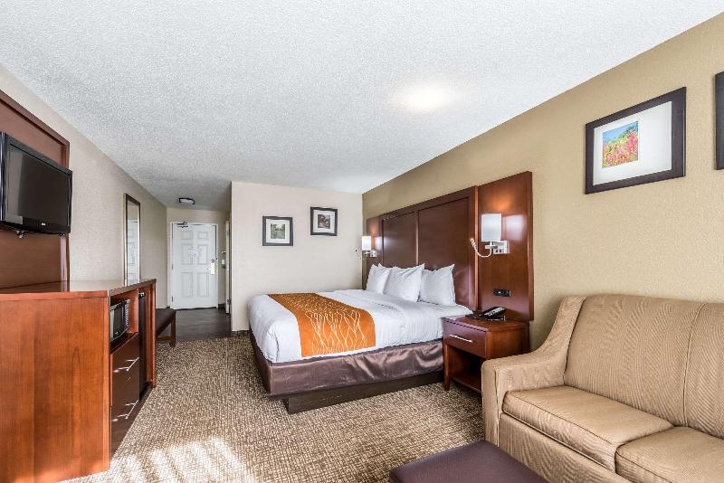 Comfort Inn & Suites Dayton North image