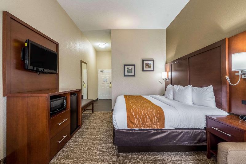 Comfort Inn & Suites Dayton North image