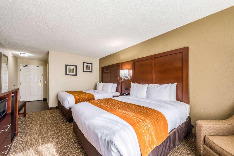 Comfort Inn & Suites Dayton North image