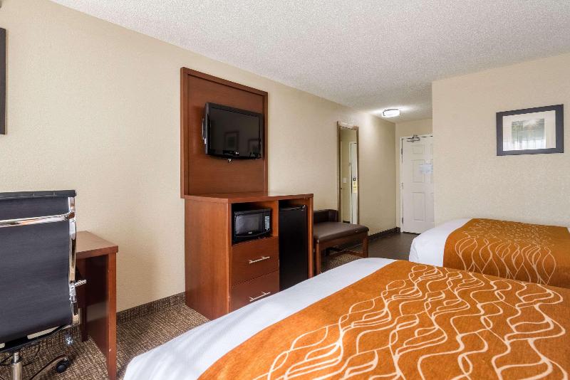 Comfort Inn & Suites Dayton North image