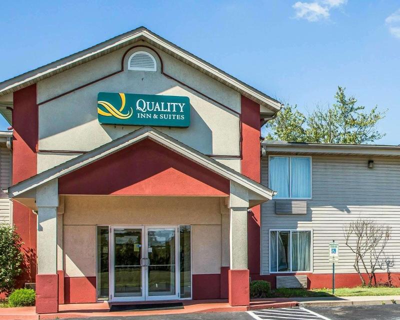 Quality Inn & Suites Middletown - Franklin image
