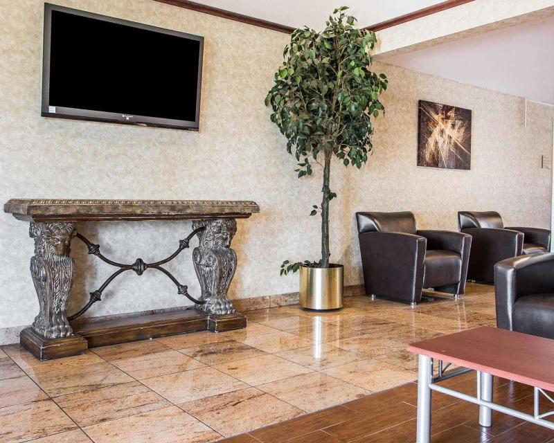Quality Inn & Suites Middletown - Franklin image