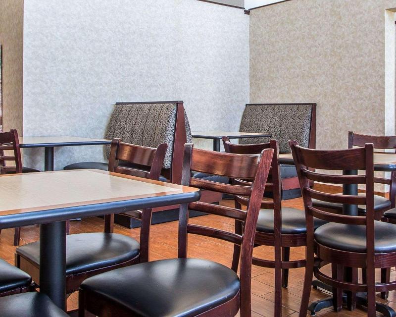 Quality Inn & Suites Middletown - Franklin image