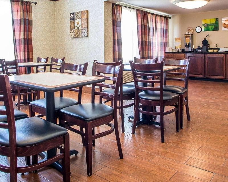 Quality Inn & Suites Middletown - Franklin image