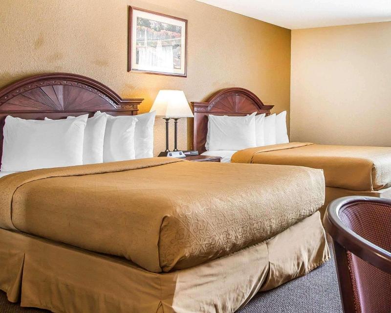 Quality Inn & Suites Middletown - Franklin image