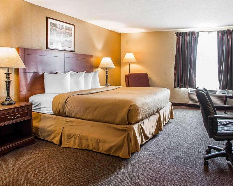 Quality Inn & Suites Middletown - Franklin image