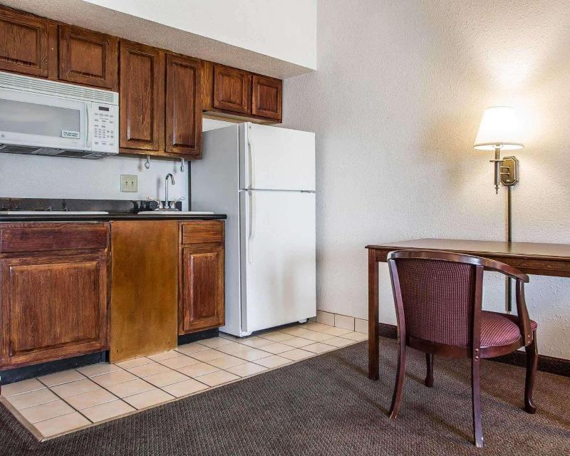 Quality Inn & Suites Middletown - Franklin image