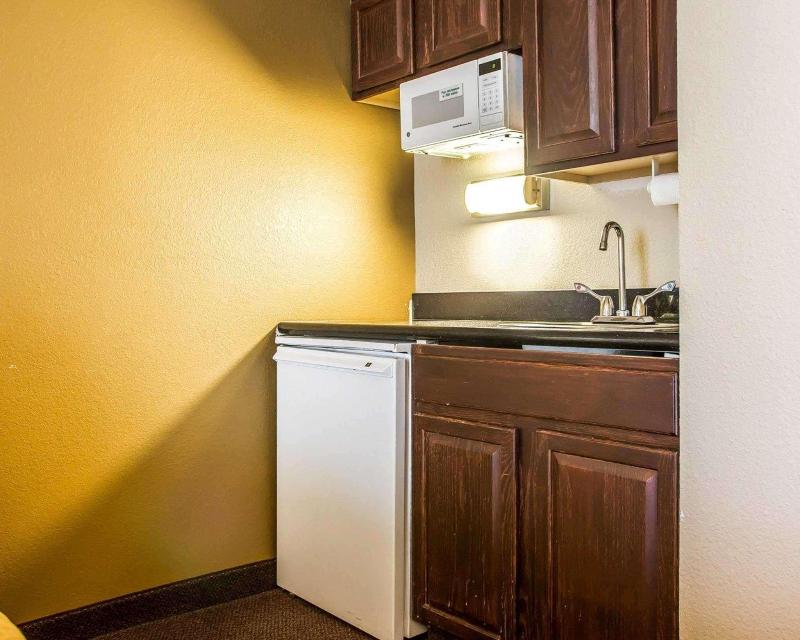 Quality Inn & Suites Middletown - Franklin image