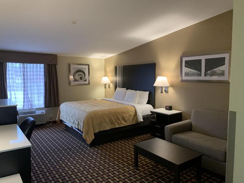 Quality Inn & Suites Middletown - Franklin image