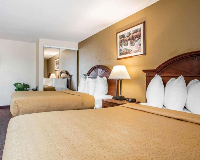 Quality Inn & Suites Middletown - Franklin image