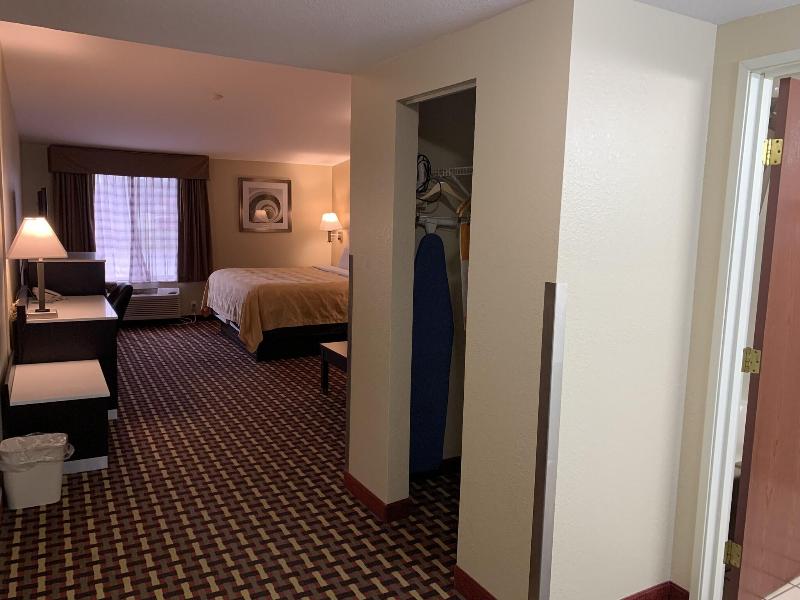 Quality Inn & Suites Middletown - Franklin image
