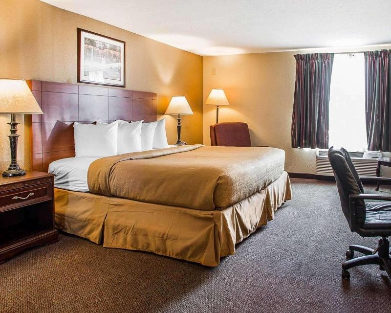 Quality Inn & Suites Middletown - Franklin image