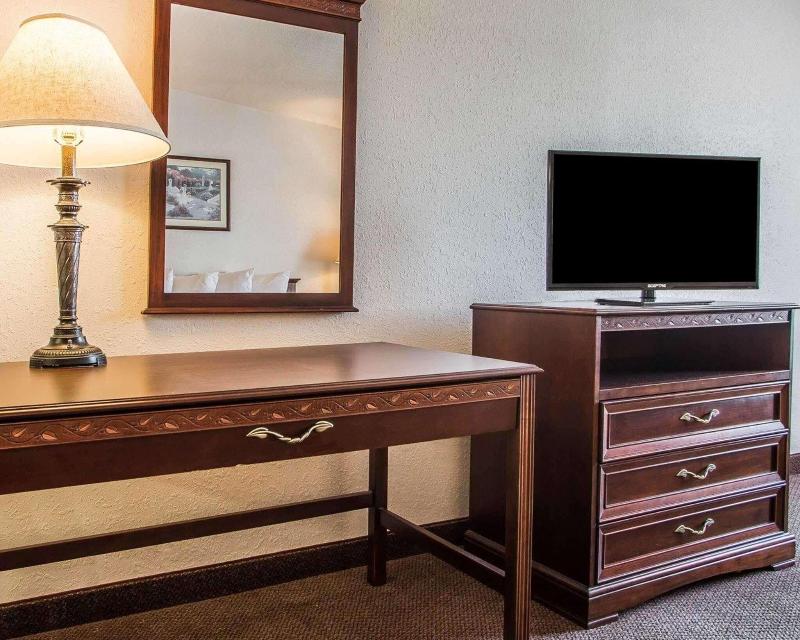 Quality Inn & Suites Middletown - Franklin image