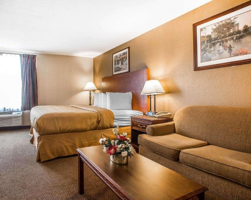 Quality Inn & Suites Middletown - Franklin image