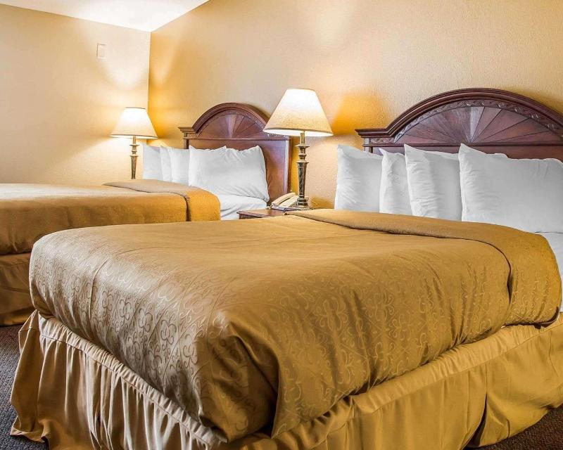 Quality Inn & Suites Middletown - Franklin image