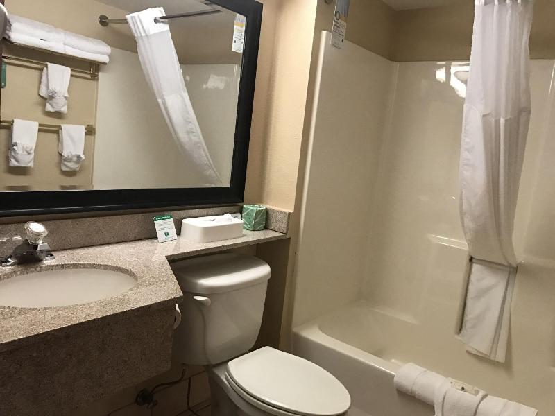 Quality Inn & Suites Middletown - Franklin image