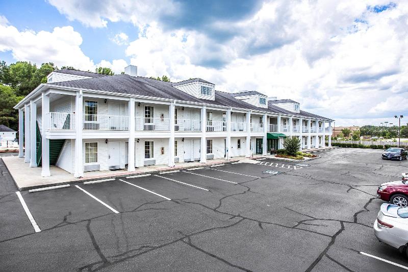 Quality Inn Cheraw image