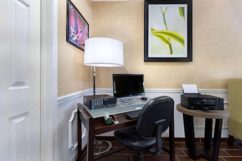 Quality Inn Cheraw image