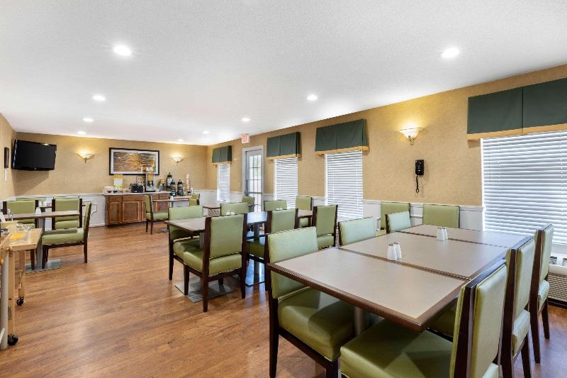 Quality Inn Cheraw image 2