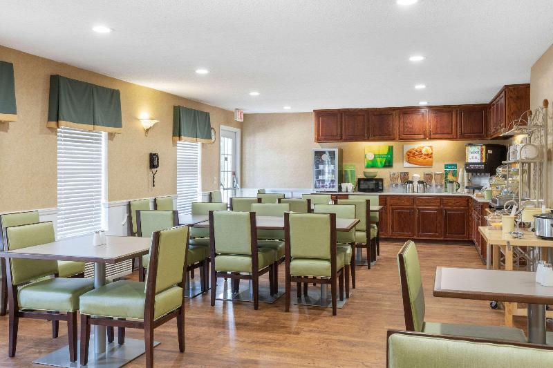 Quality Inn Cheraw image 4