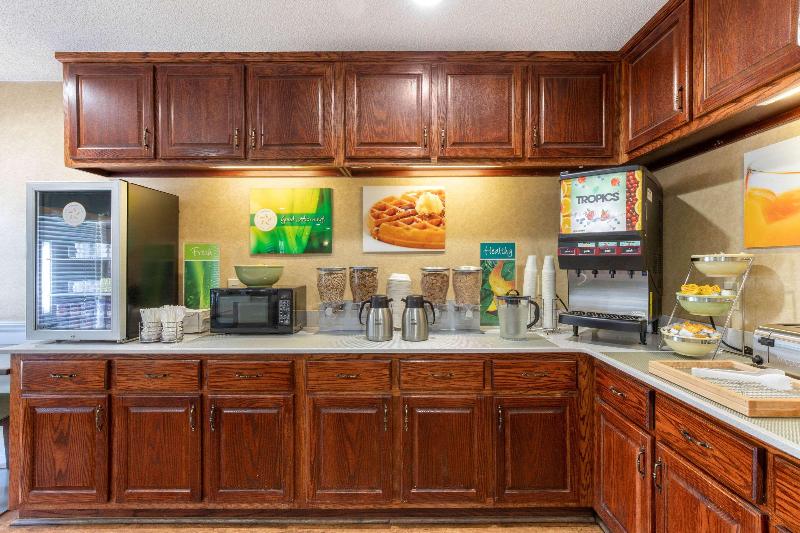 Quality Inn Cheraw image