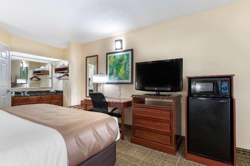 Quality Inn Cheraw image