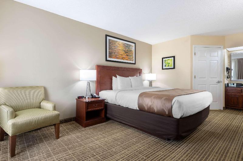 Quality Inn Cheraw image