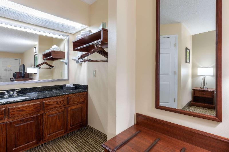 Quality Inn Cheraw image