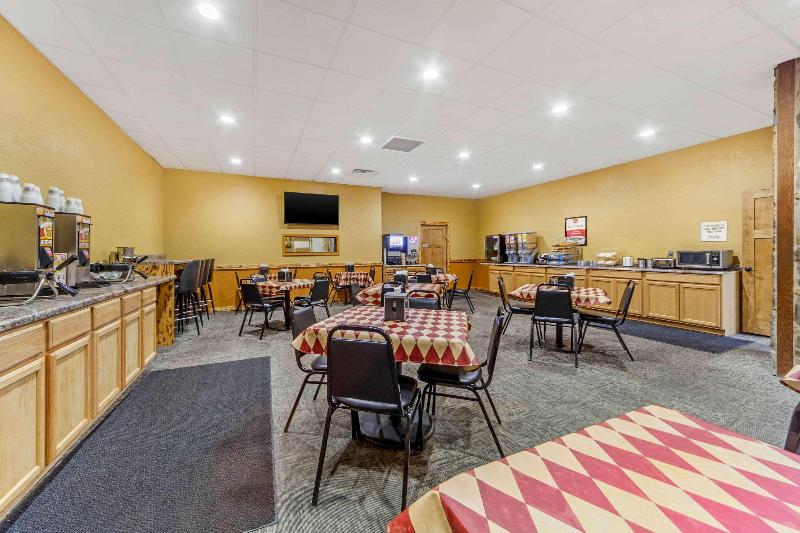 Econo Lodge Inn & Suites image