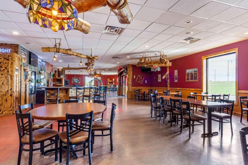Econo Lodge Inn & Suites image