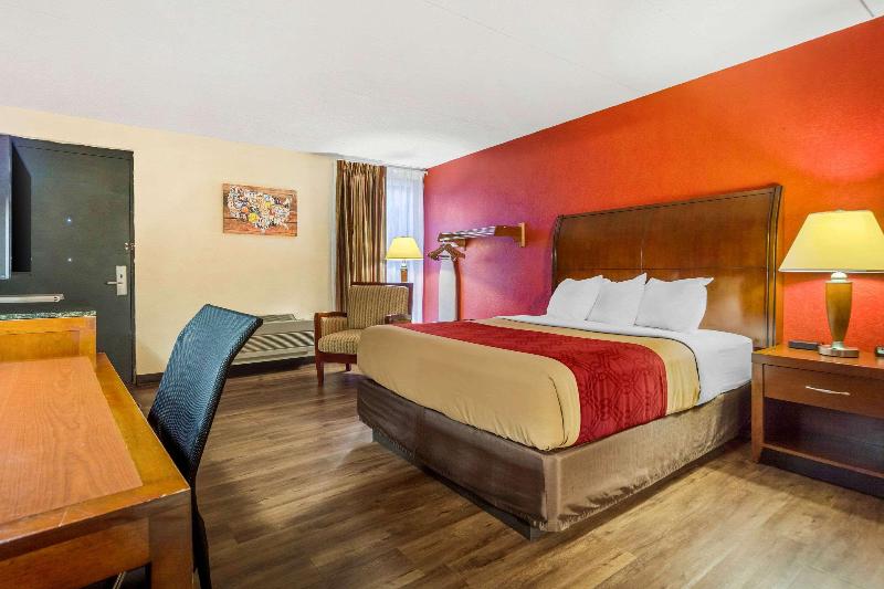 Econo Lodge Inn & Suites image
