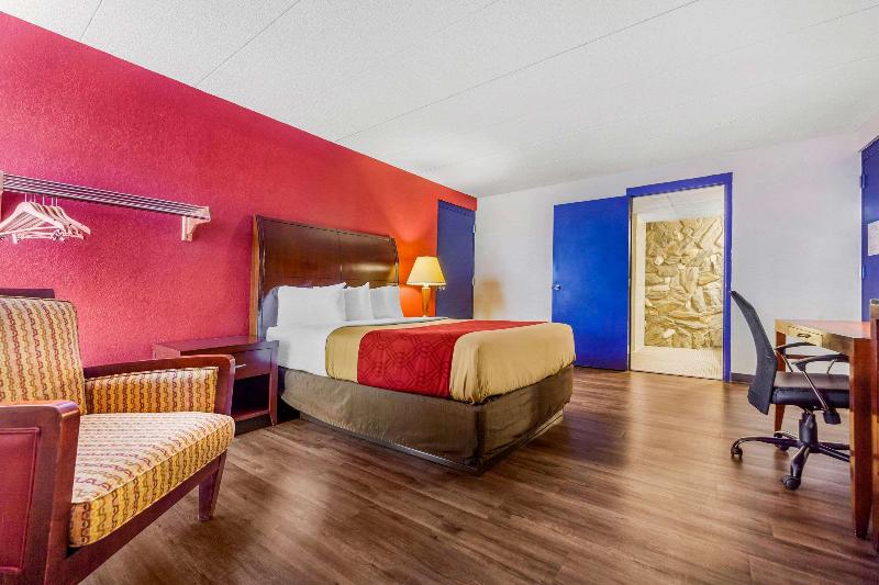 Econo Lodge Inn & Suites image