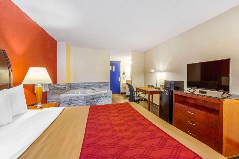 Econo Lodge Inn & Suites image