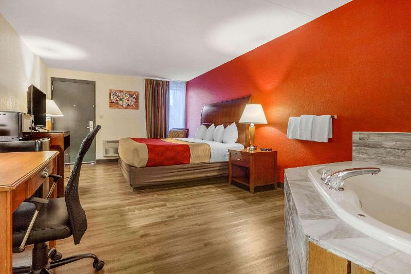 Econo Lodge Inn & Suites image