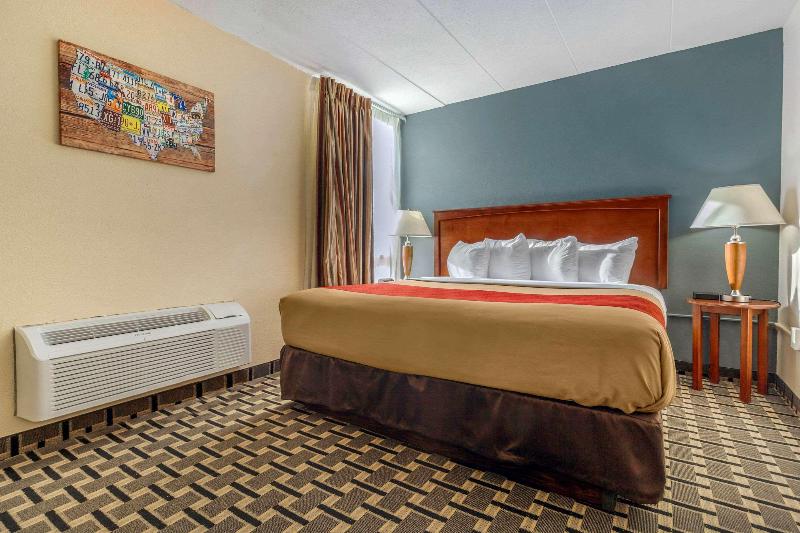 Econo Lodge Inn & Suites image